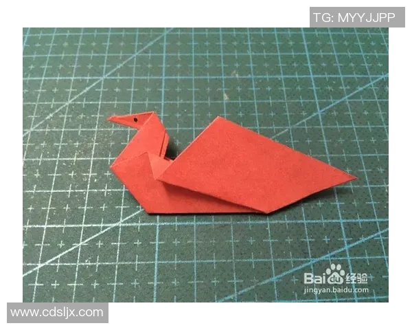 如何折叠足球球星卡折盒简单教程及技巧分享 如何折叠足球球星卡折盒简单教程及技巧分享